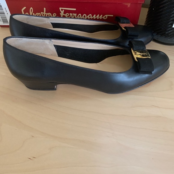Ferragamo Classic Bow Pump Lillaz - Picture 4 of 8